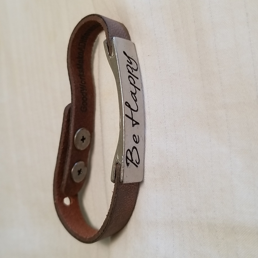 Good Works Silver BE HAPPY Leather Bracelet
